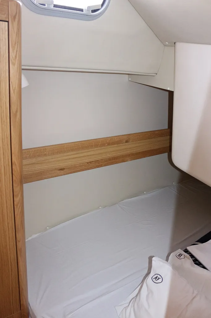 Image slide 18437