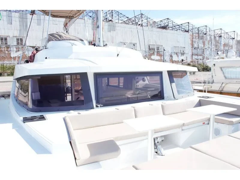 Bali 4.3 Fasteam One (WM - A/C - GENERATOR) boat image