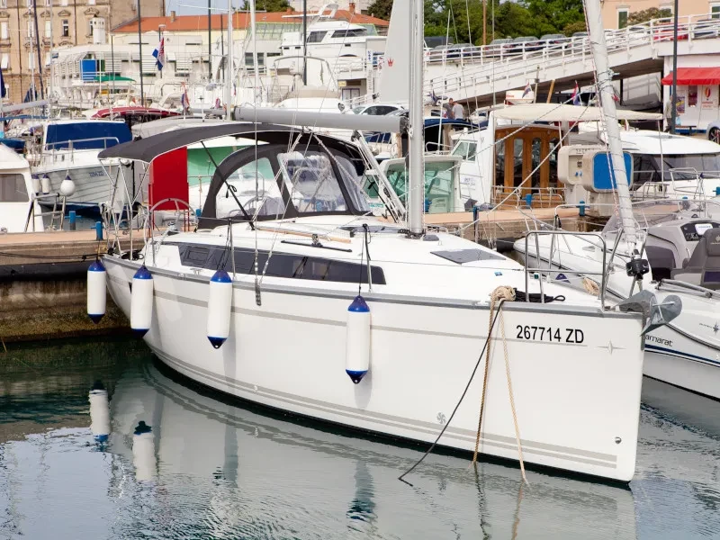 Bavaria Cruiser 34 Style Aston boat image