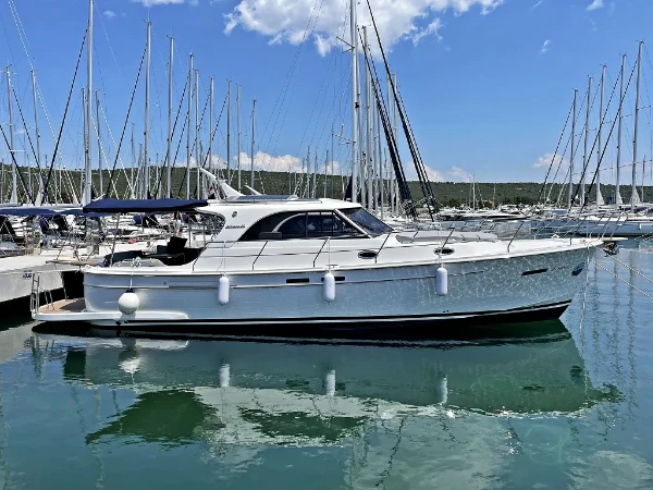 Adriana 44 Bianca boat image