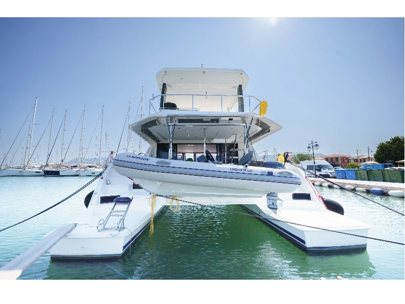 Leopard 43 PC Horizon boat image
