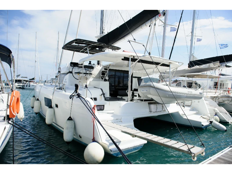 Lagoon 42 Full Moon boat image