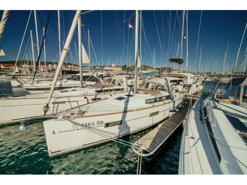 Oceanis 38 HAPPY boat image