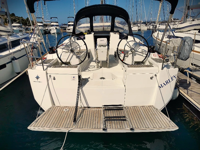 Sun Odyssey 419 Marley boat image