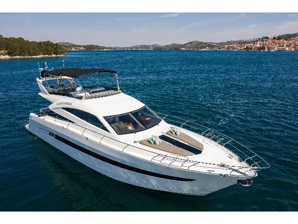 Galeon 640 Fly Le Chiffre boat image