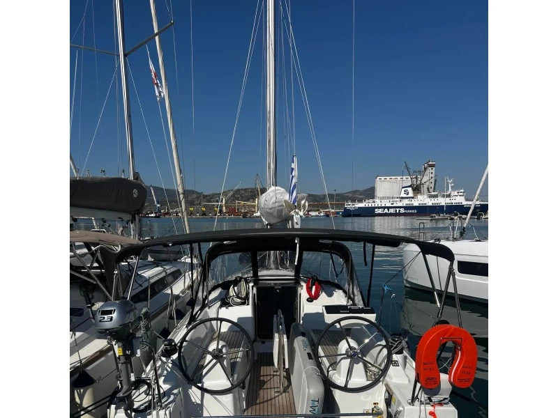 Oceanis 30.1 Agavi boat image