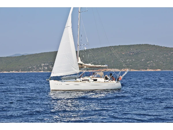 Sun Odyssey 33i Galateia boat image
