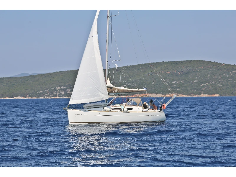Sun Odyssey 33i Galateia boat image