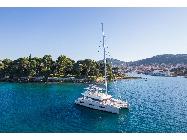 Lagoon 60 DIAMOND DIVA boat image