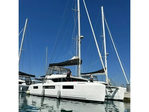 Lagoon 51 SERENDIPITY boat image