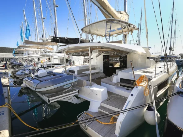 Lagoon 50 LUX boat image