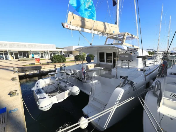 Lagoon 40 GIMME KISS boat image