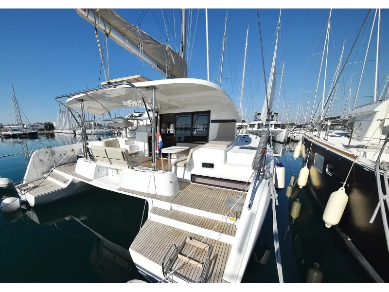 Lagoon 42 CUZAMEN boat image