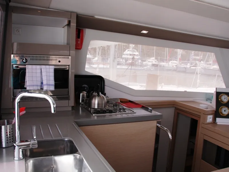 Image slide 200530