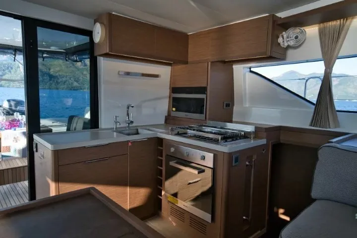 Image slide 200548