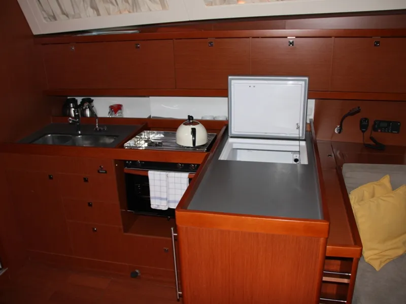 Image slide 201205