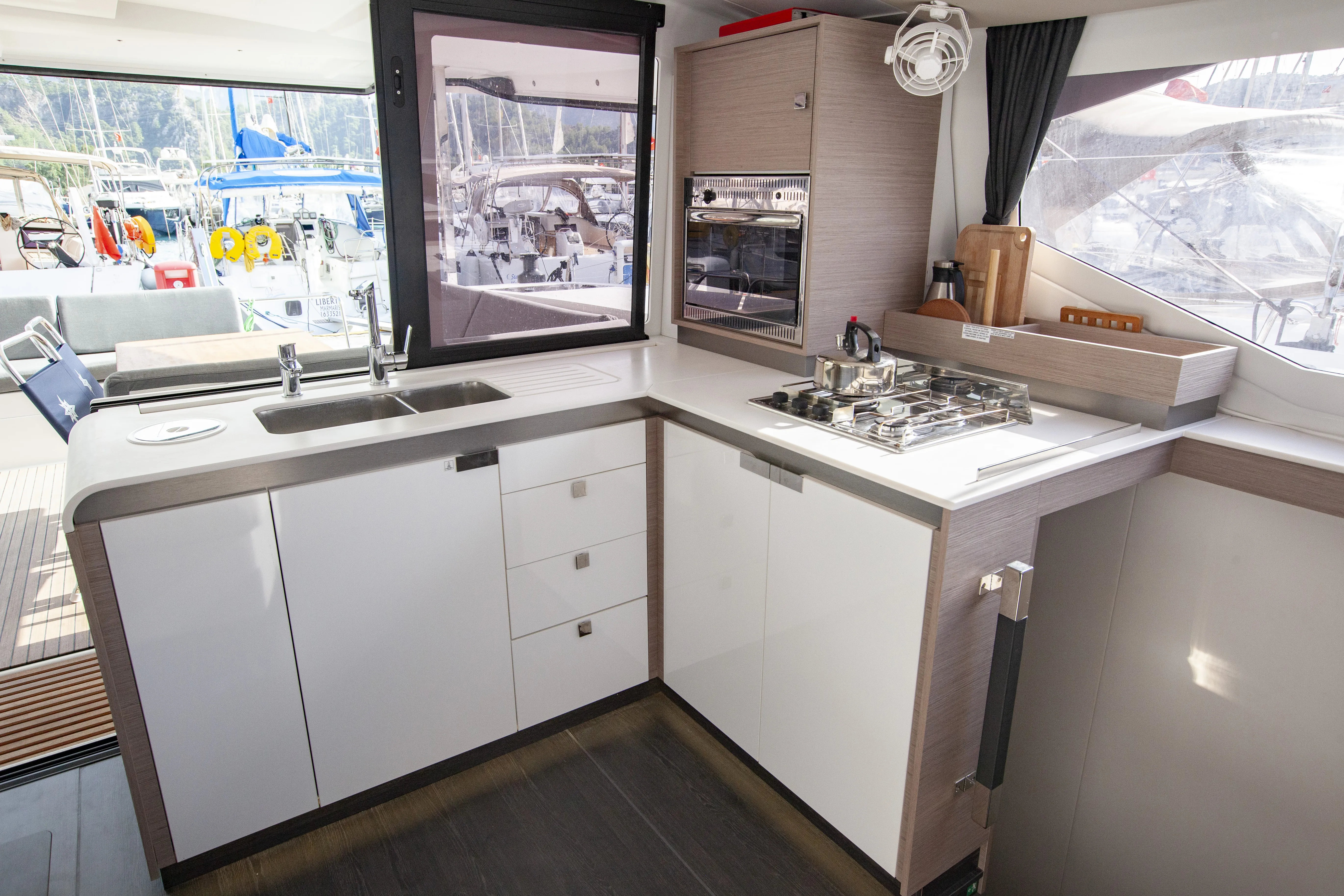 Image slide 202418