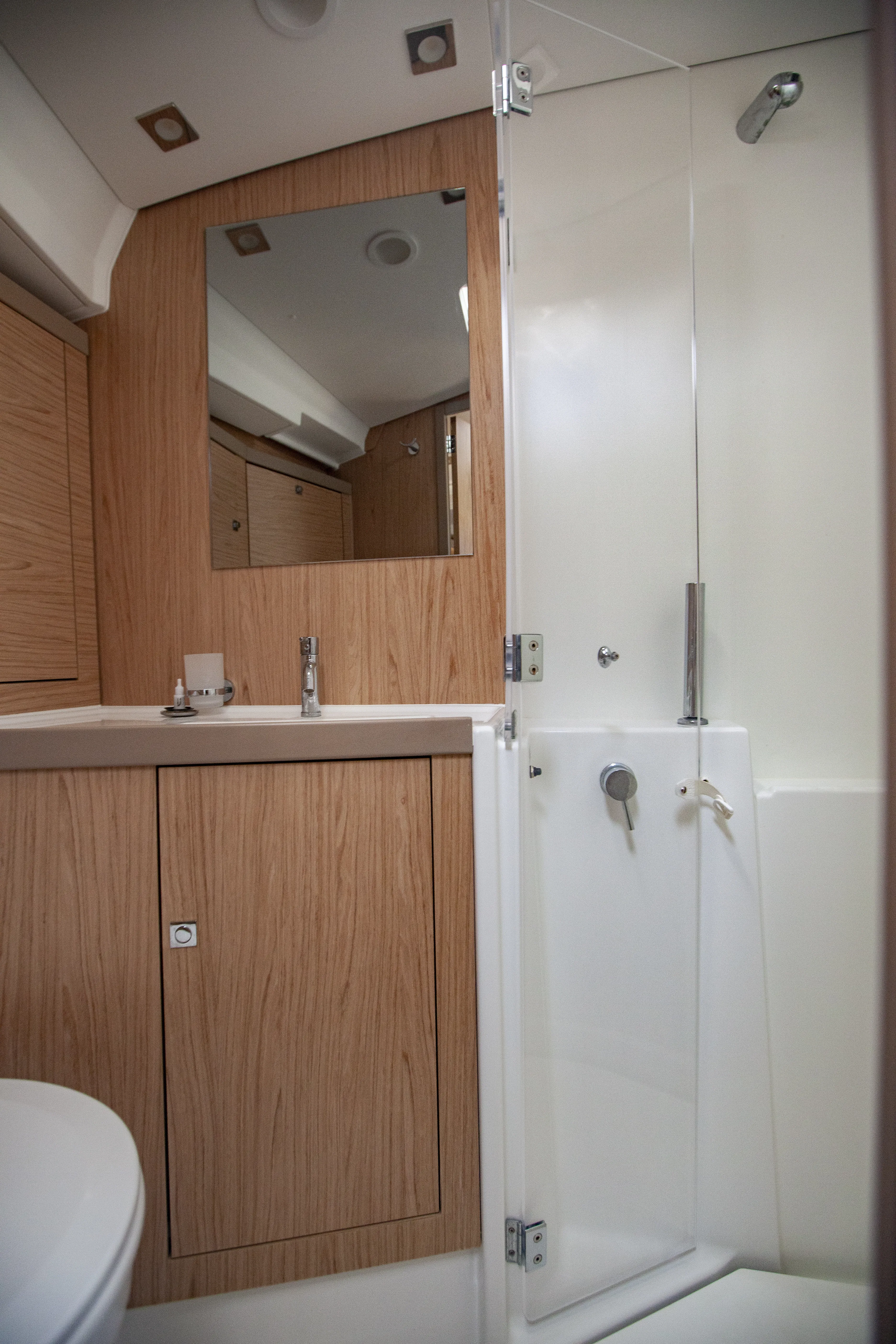 Image slide 202436