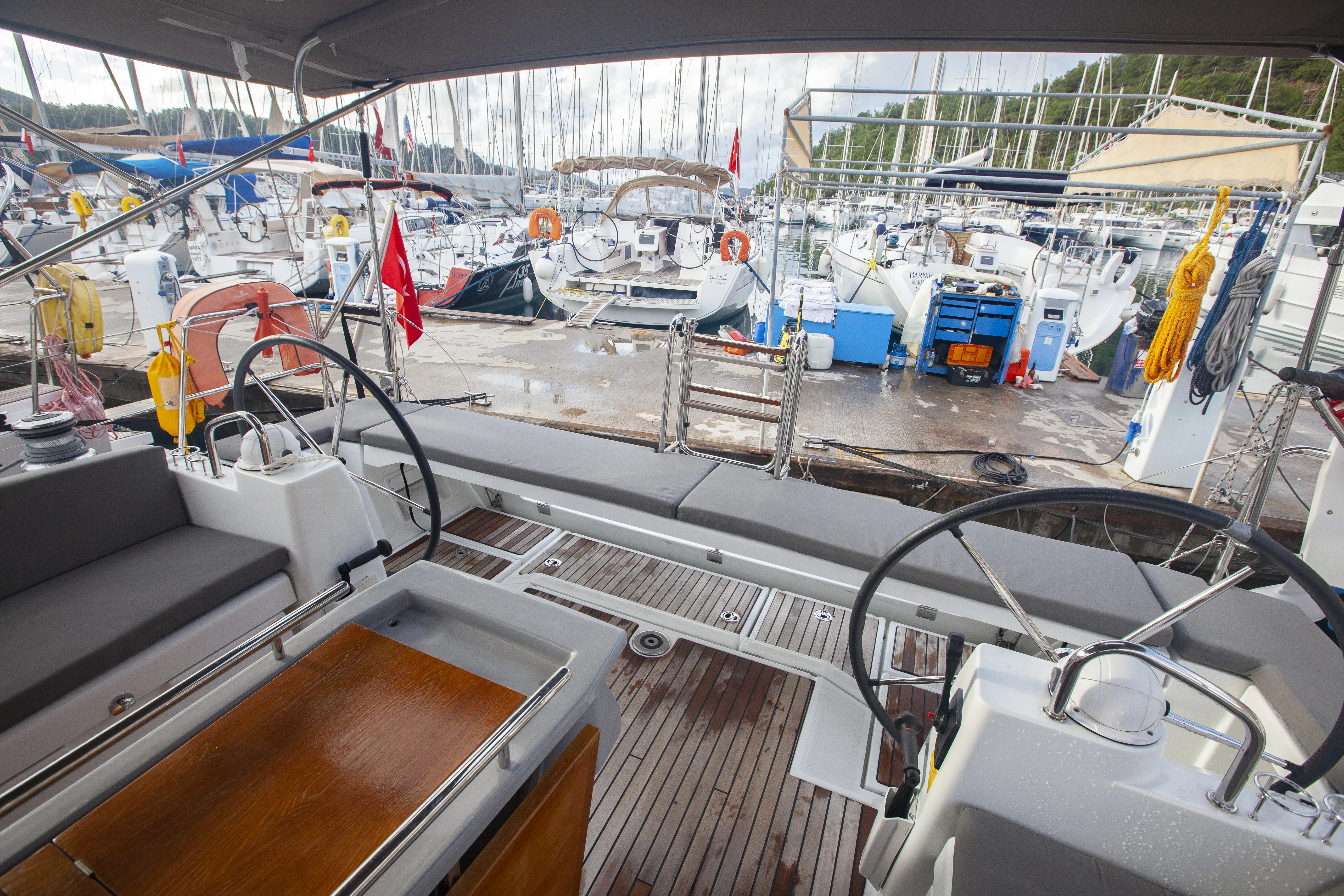 Image slide 202446