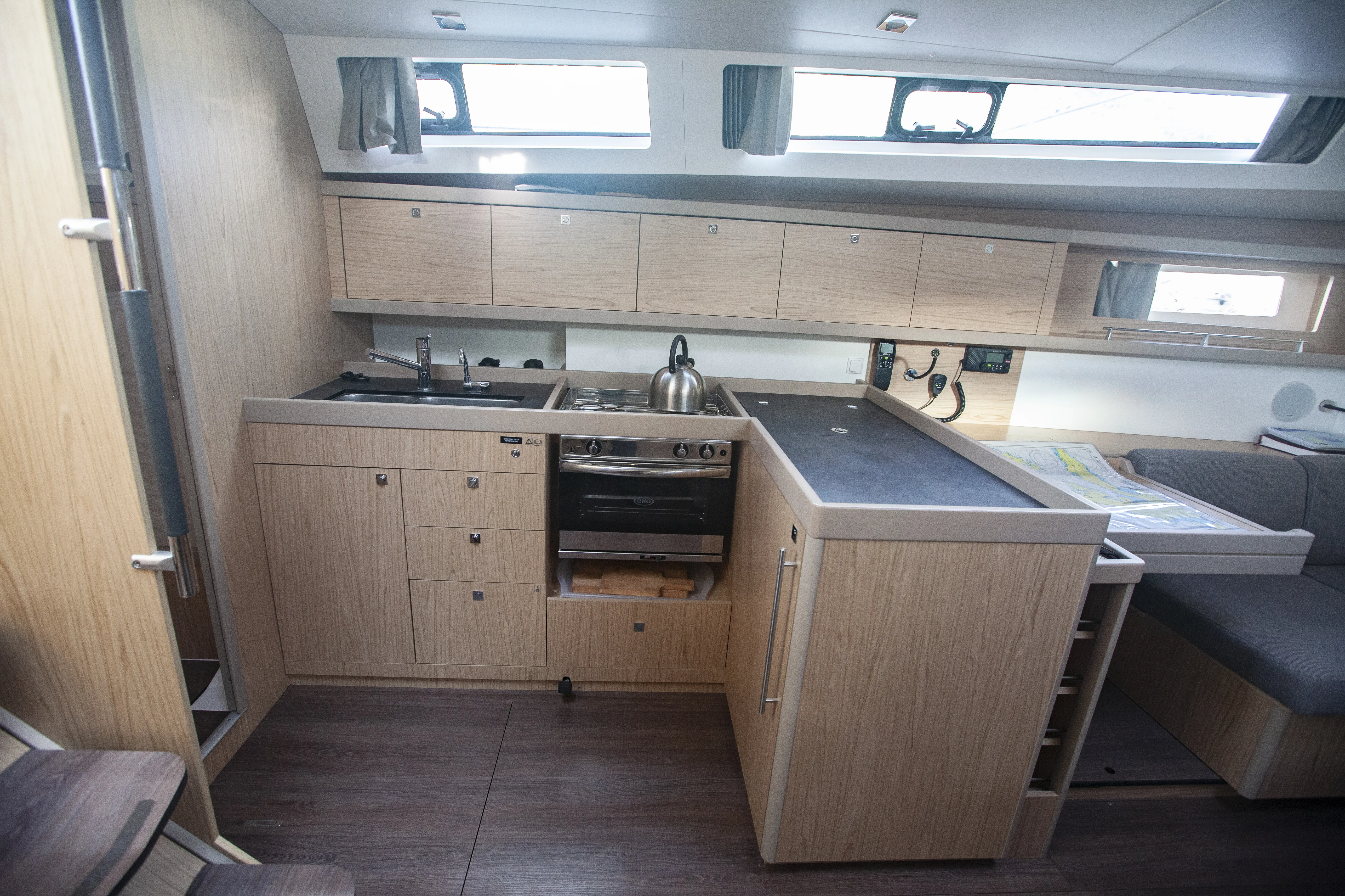 Image slide 202453