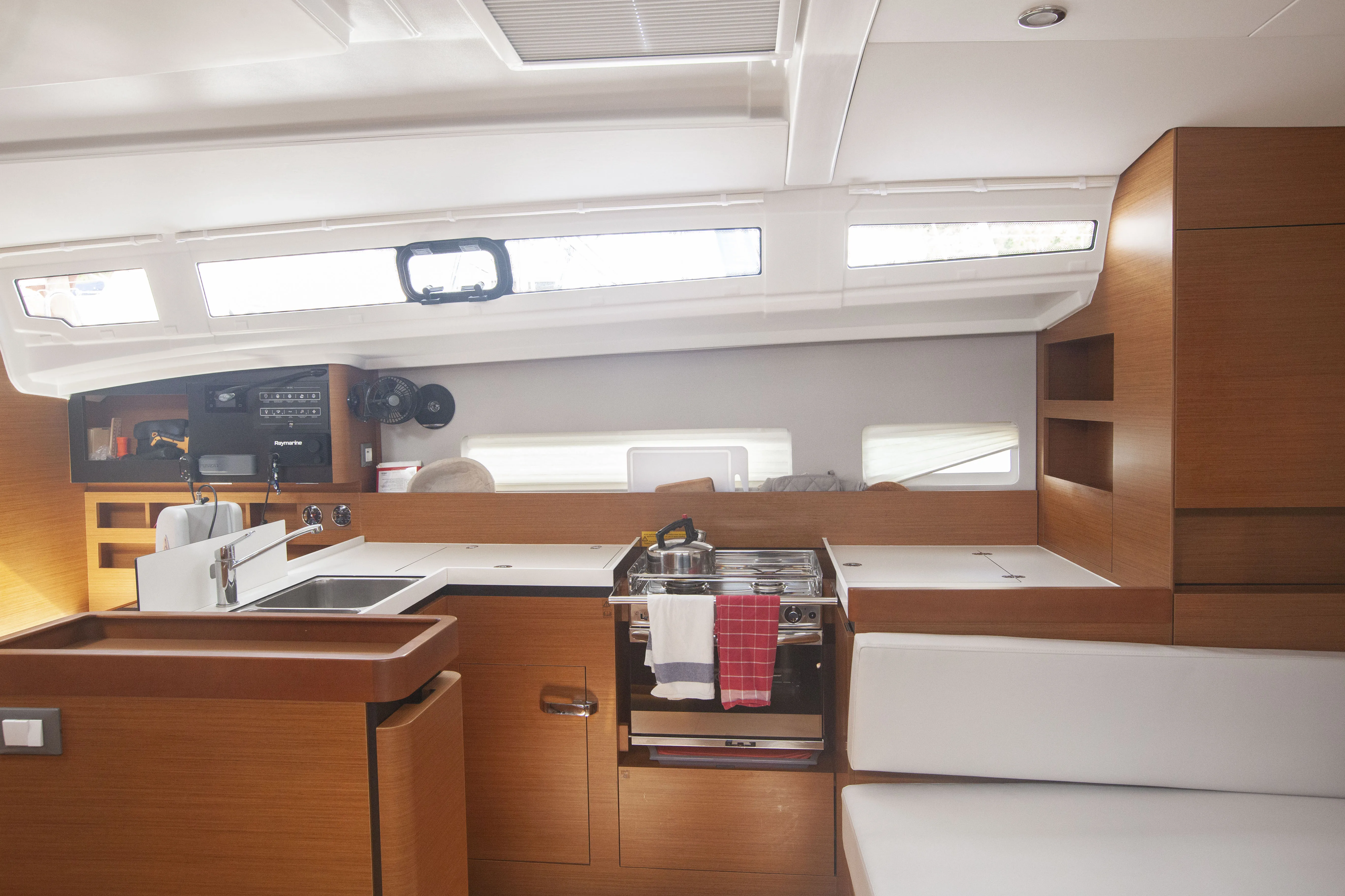 Image slide 202455
