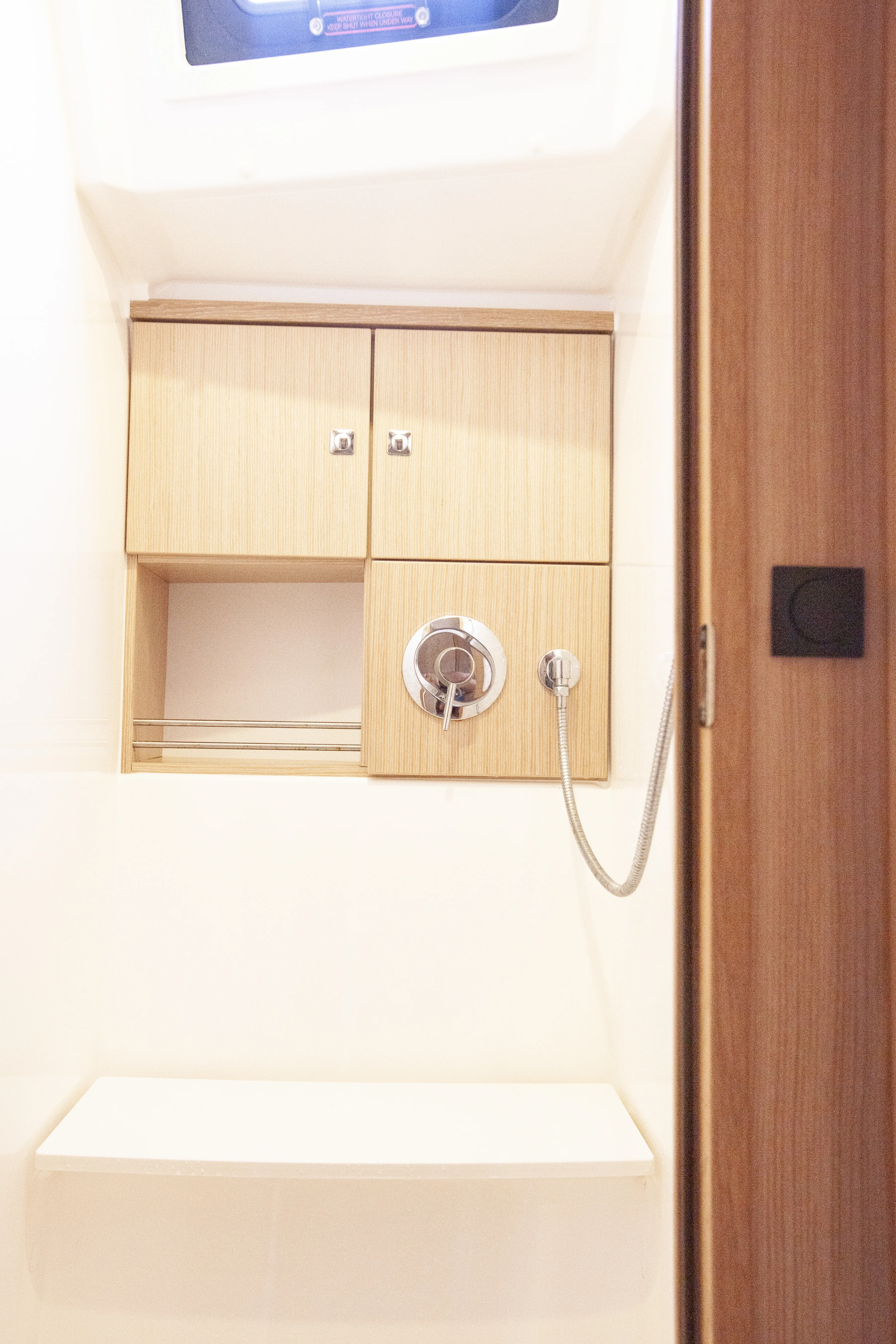 Image slide 202501