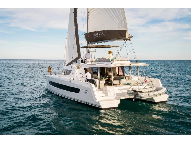 Bali 4.6 Rhapsody in Blue boat image