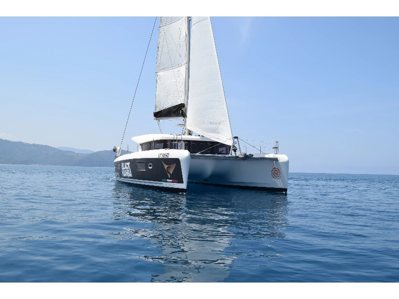 Lagoon 42 Claudia boat image
