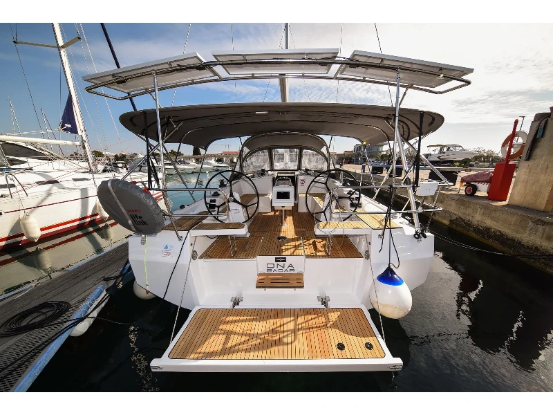 Bavaria C42 Dna boat image