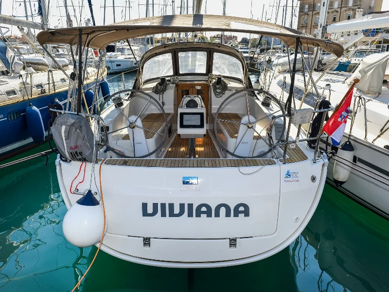 Bavaria 37 Viviana boat image