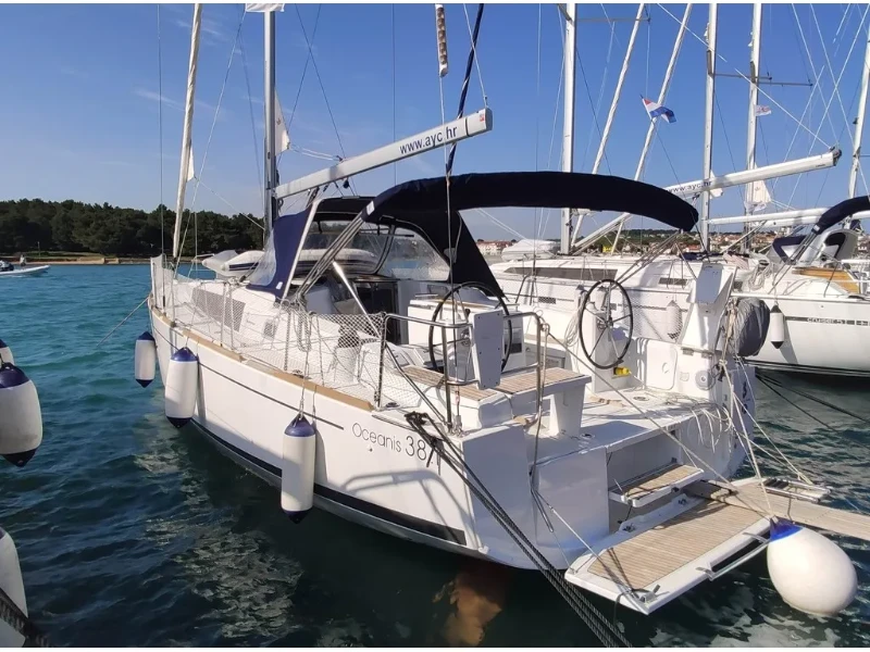 Oceanis 38.1 Citrea boat image