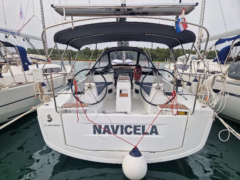 Oceanis 34.1 Navicela boat image