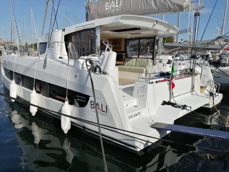Bali Catsmart Violante boat image