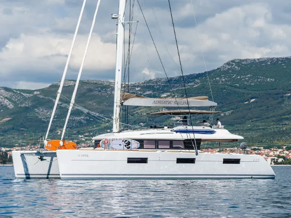 Lagoon 620 OPAL boat image