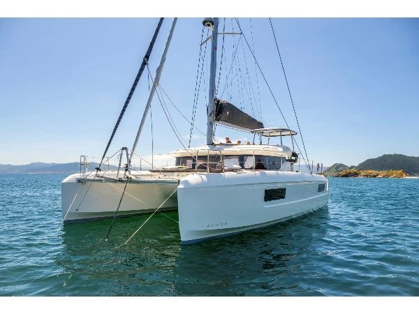 Lagoon 43 EMA boat image