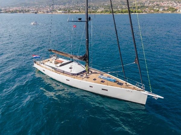 CNB 76 BUBBLES boat image