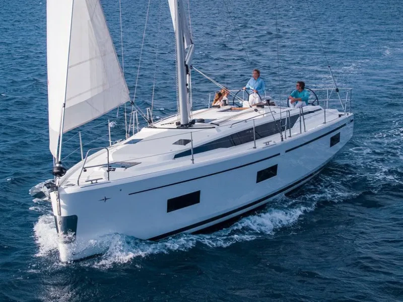 Bavaria 42 Cruiser Olivia boat image
