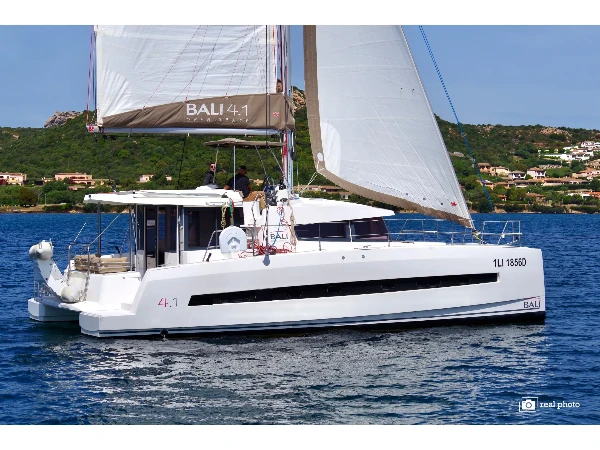 Bali 4.1 Alba - Water maker, Solar Panel boat image