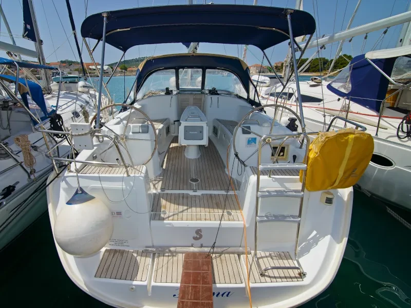 Cyclades 39.3 Helena boat image