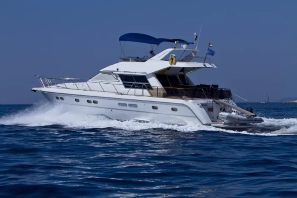 Yaretti 1910 Relax  boat image