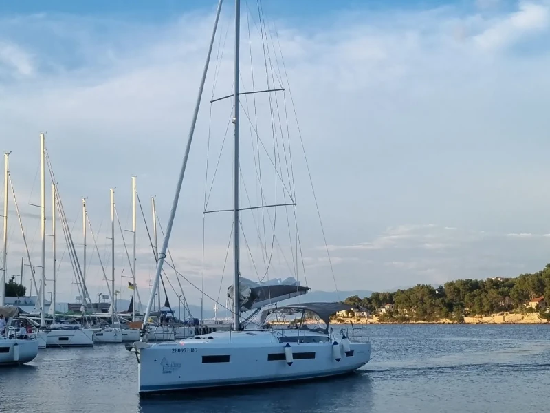Sun Odyssey 490 Izzy boat image