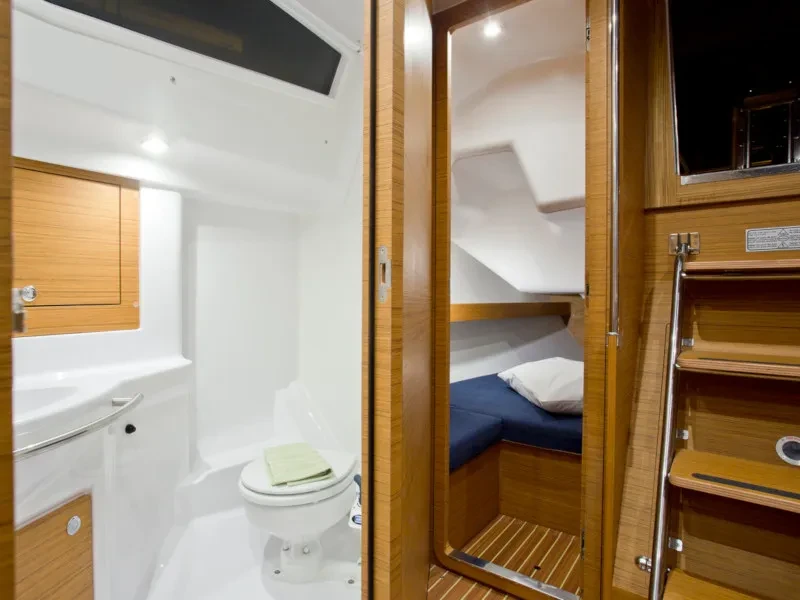 Elan Impression 35 Essi boat image