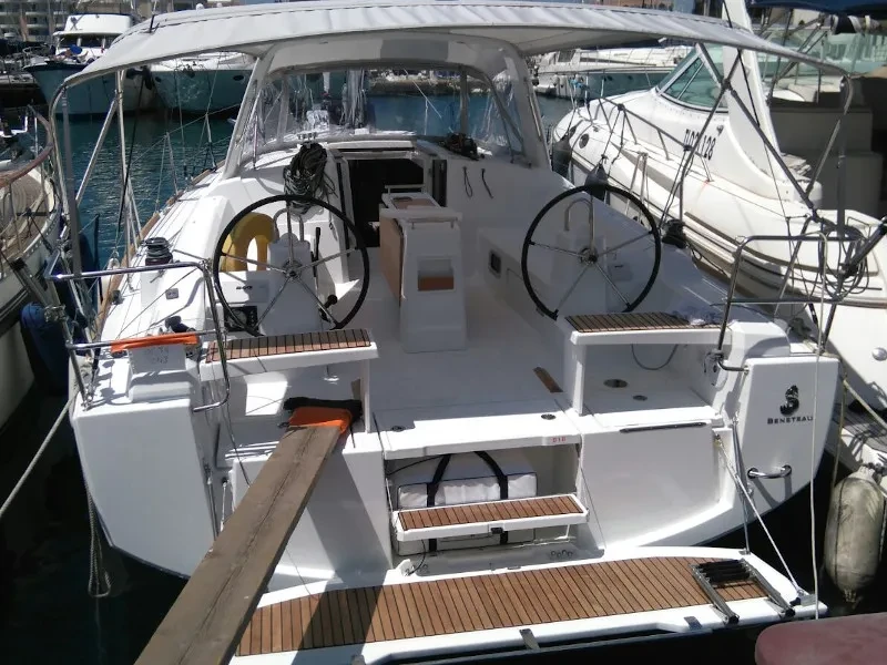 Oceanis 38 Folie boat image