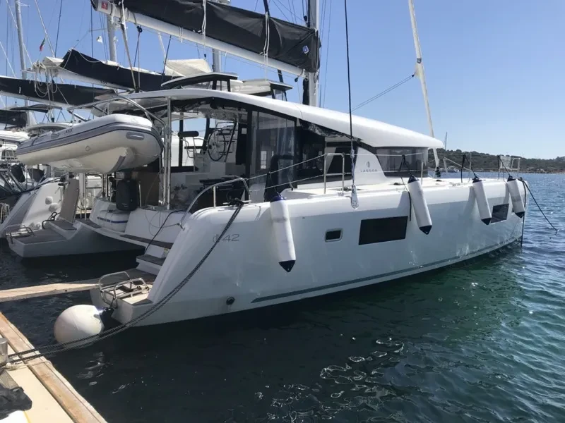 Lagoon 42 Zippiri boat image