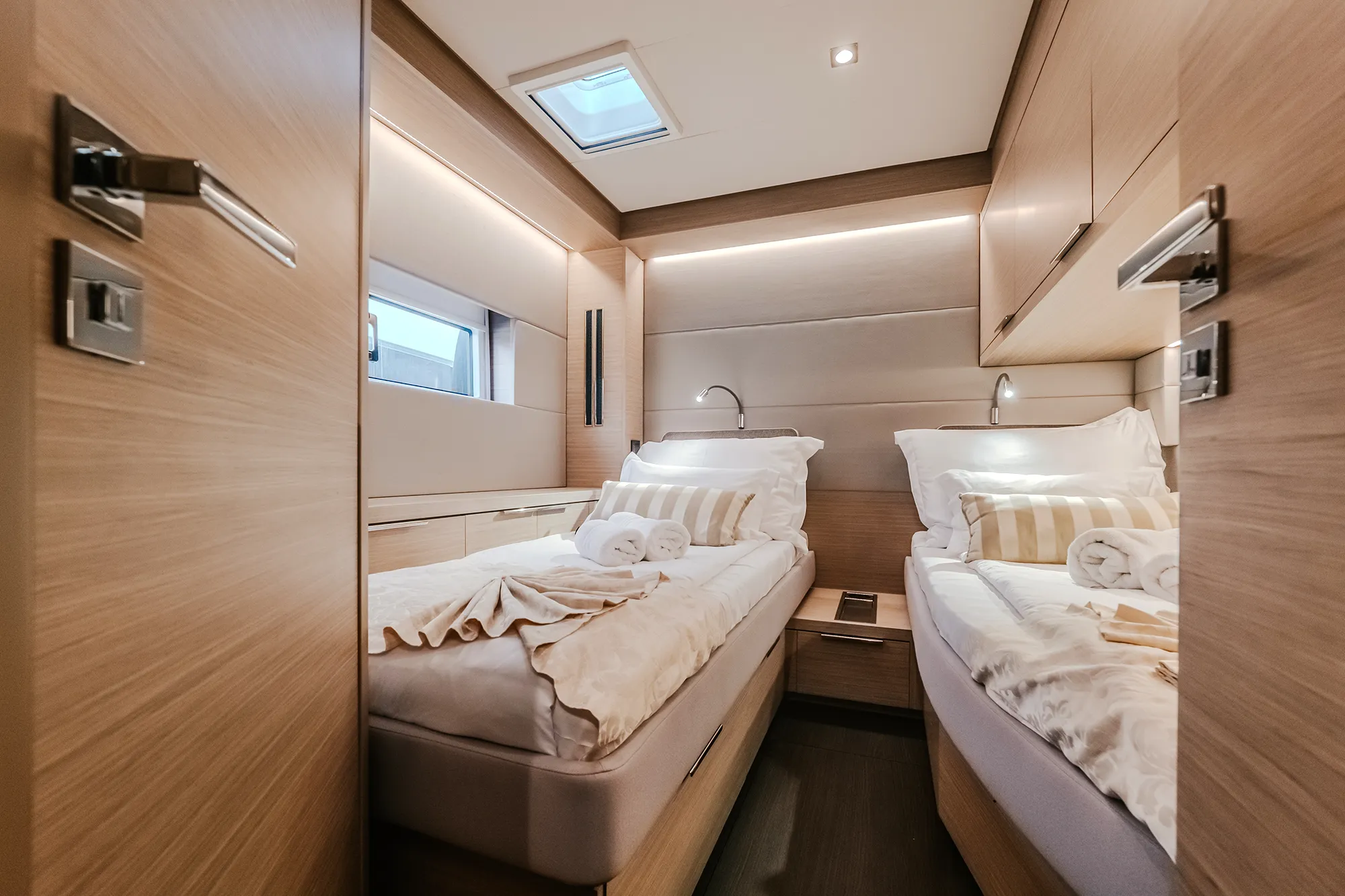 Image slide 2179
