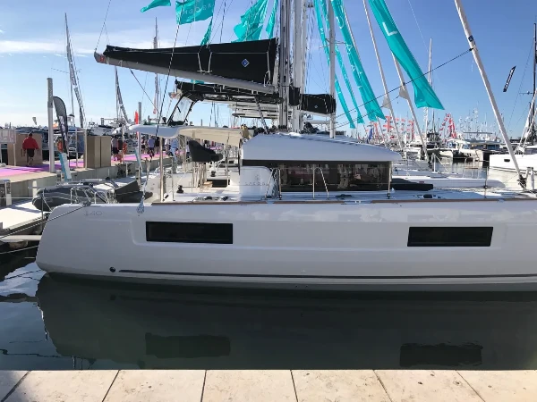 Lagoon 40 Saudade boat image
