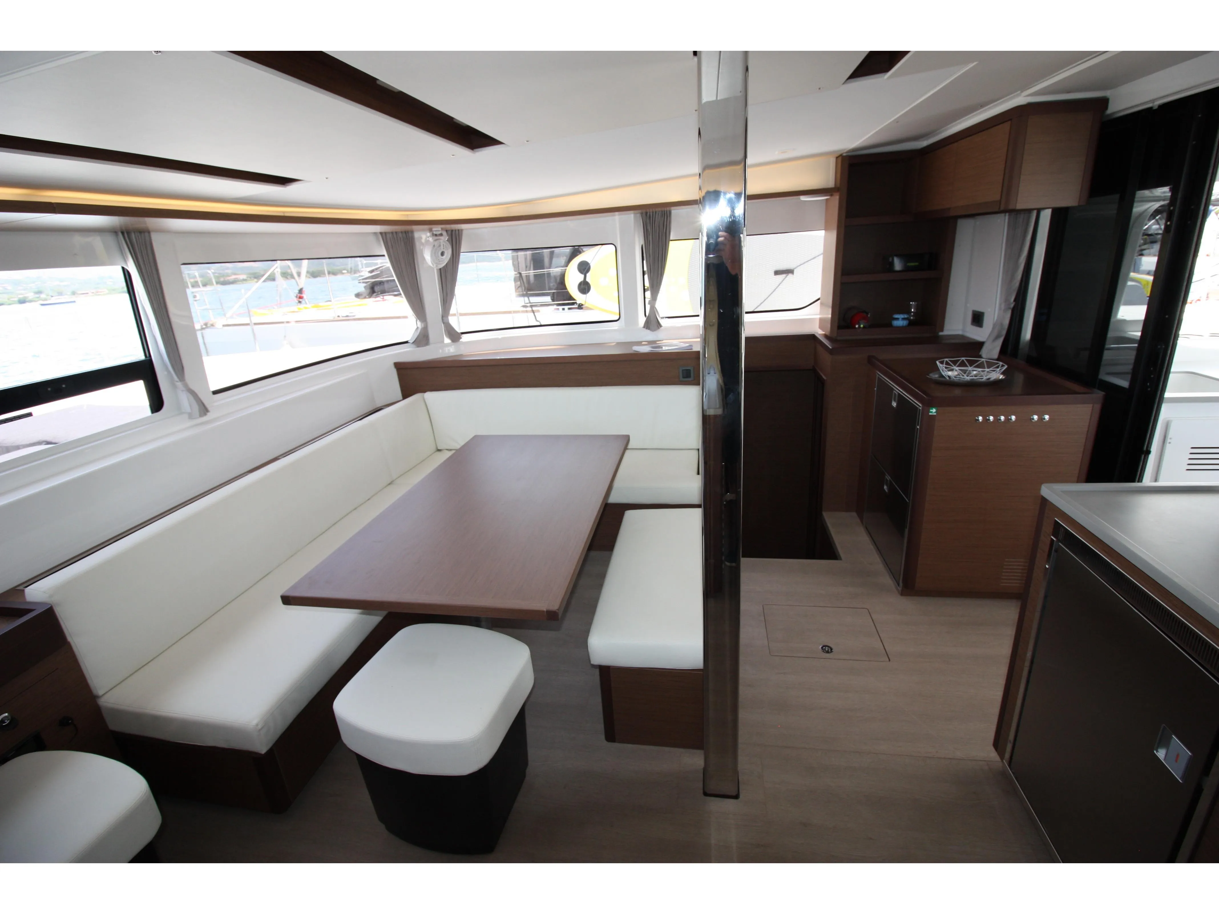 Image slide 220006
