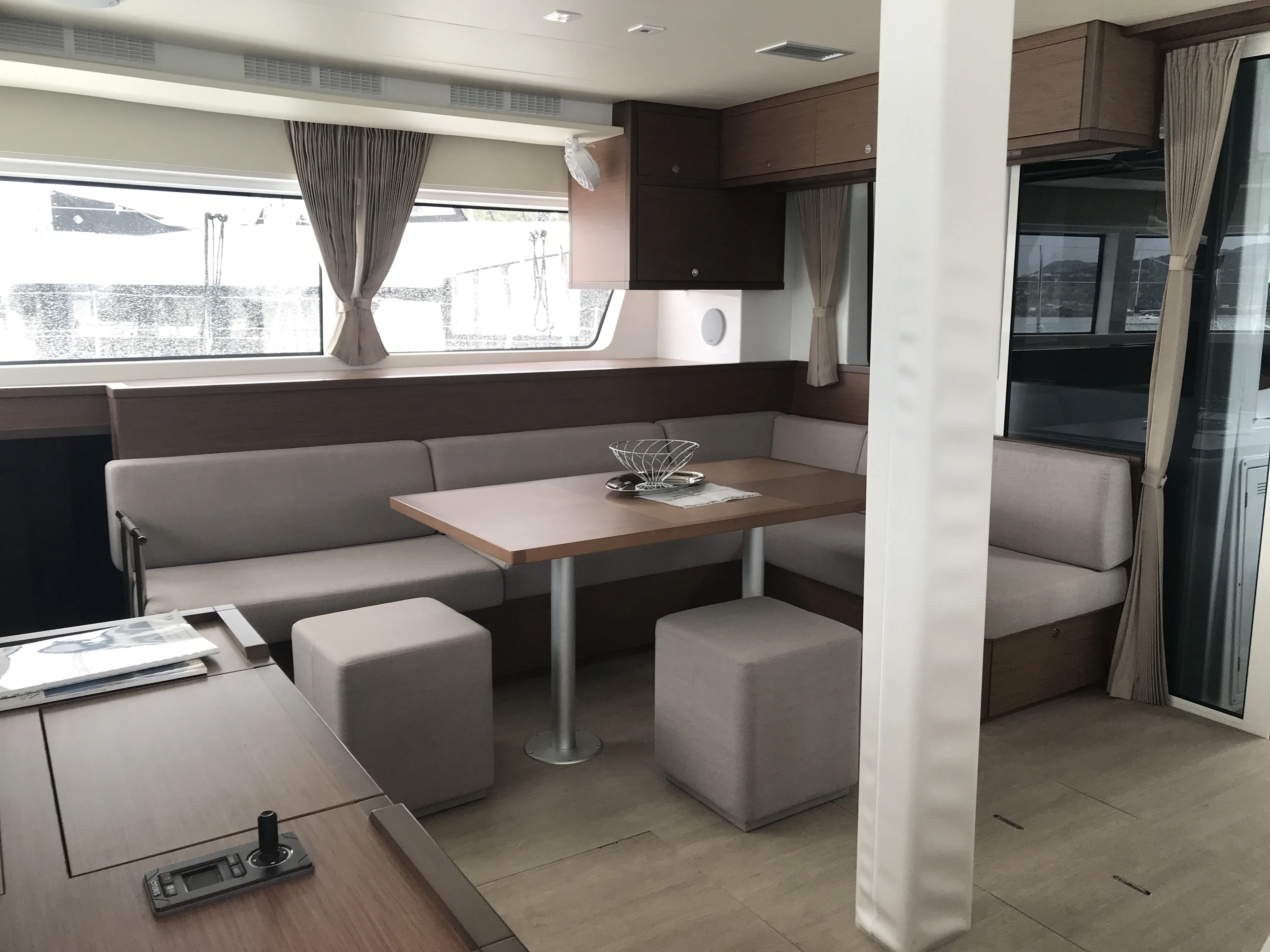 Image slide 220020