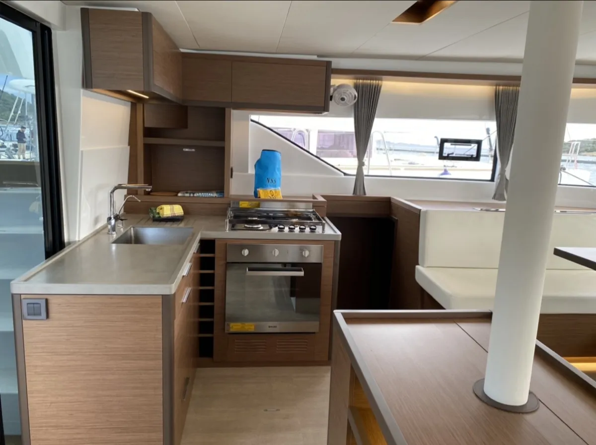 Image slide 220039