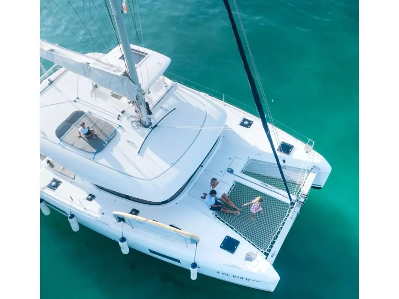Lagoon 42 Benetnash II boat image